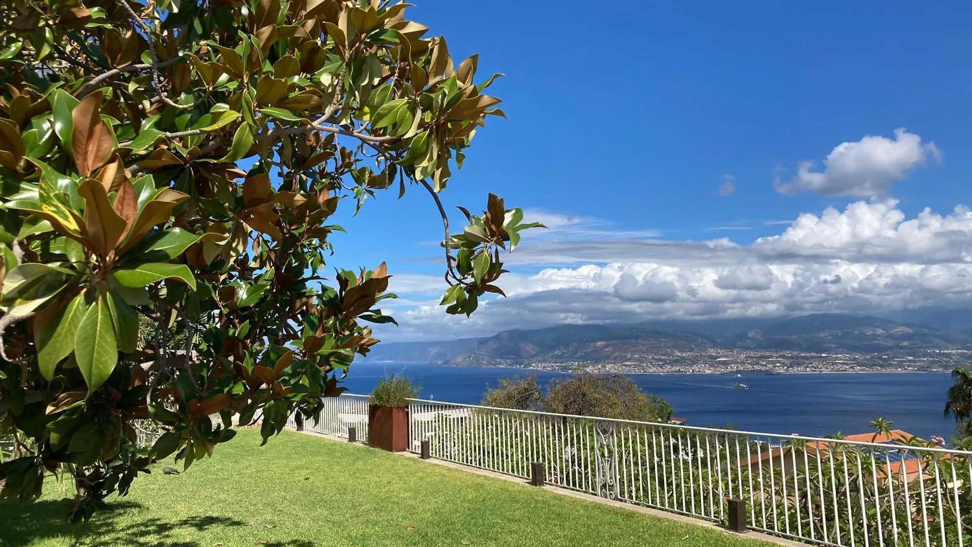 Pensjonat Villa Scilla E Cariddi Mesyna
