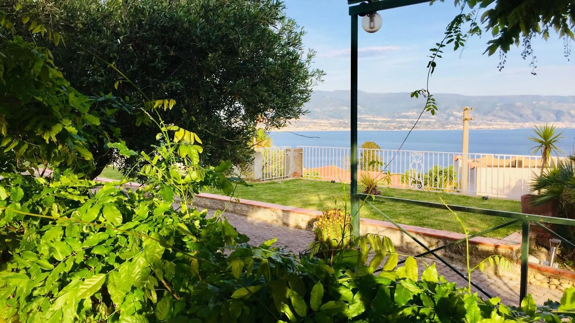 Villa Scilla E Cariddi Messina Italien